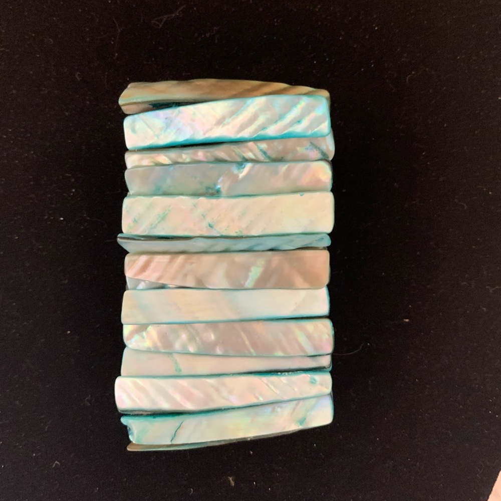 Turquoise Shell Stretchy Bracelet - Picture 2 of 4